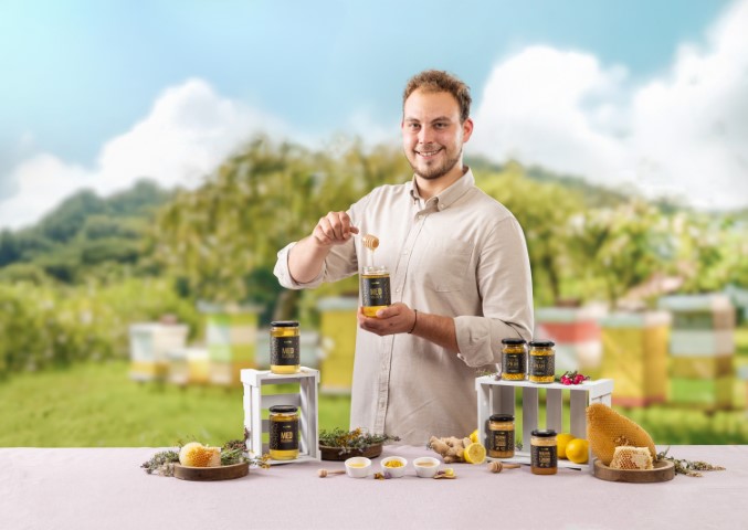 Projekt Startaj Hrvatska:Mladi pčelar iz Istre brine o 30 milijuna pčela, počeo je još u osnovnoj školi